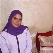 Professeur particulier donne cours de soutien scolaire aux étudiants de la langue arabe